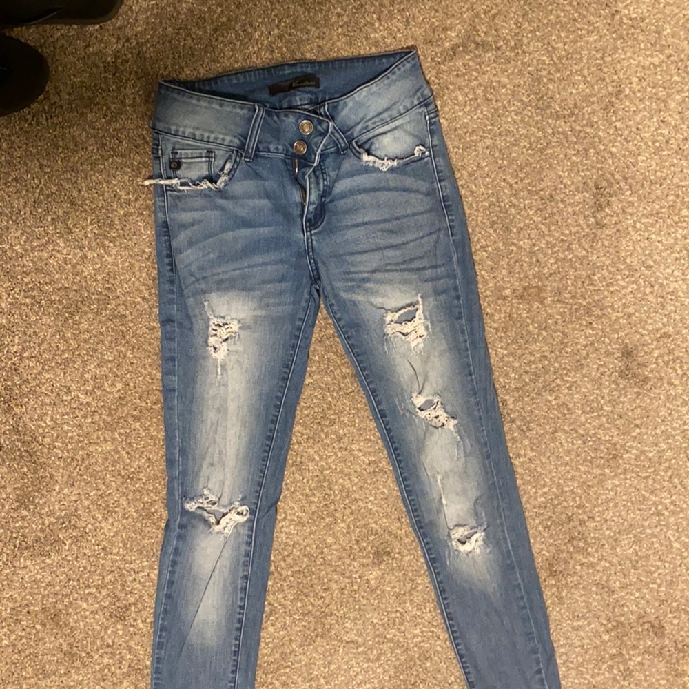 Midrise ripped jean